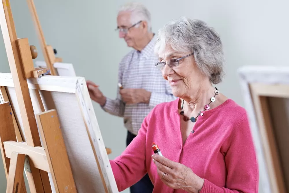 5 Indoor Leisure Activities for Seniors